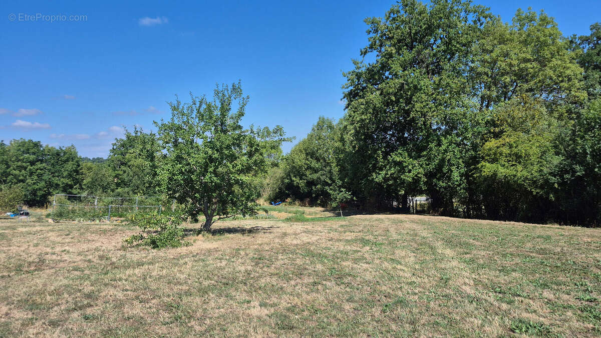 A 5 minutes de BOZOULS, maison de Type 4 sur une parcelle de plus de 13600 m² - photo 2