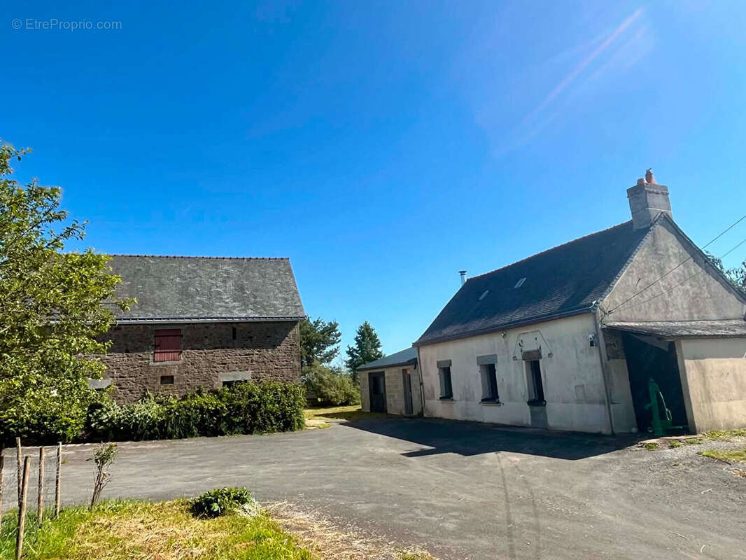 Maison à SAINT-HILAIRE-DU-MAINE