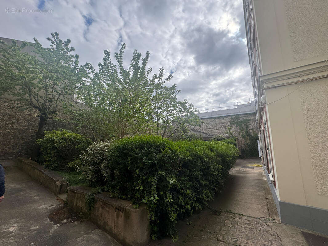 Appartement à CHARENTON-LE-PONT
