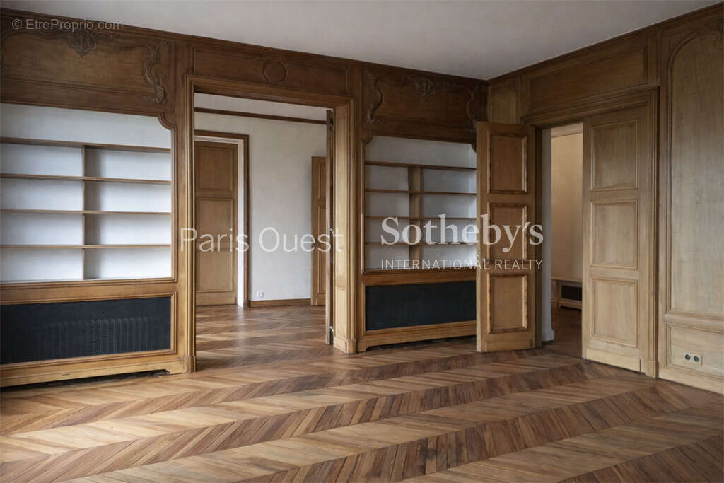 Appartement à PARIS-8E