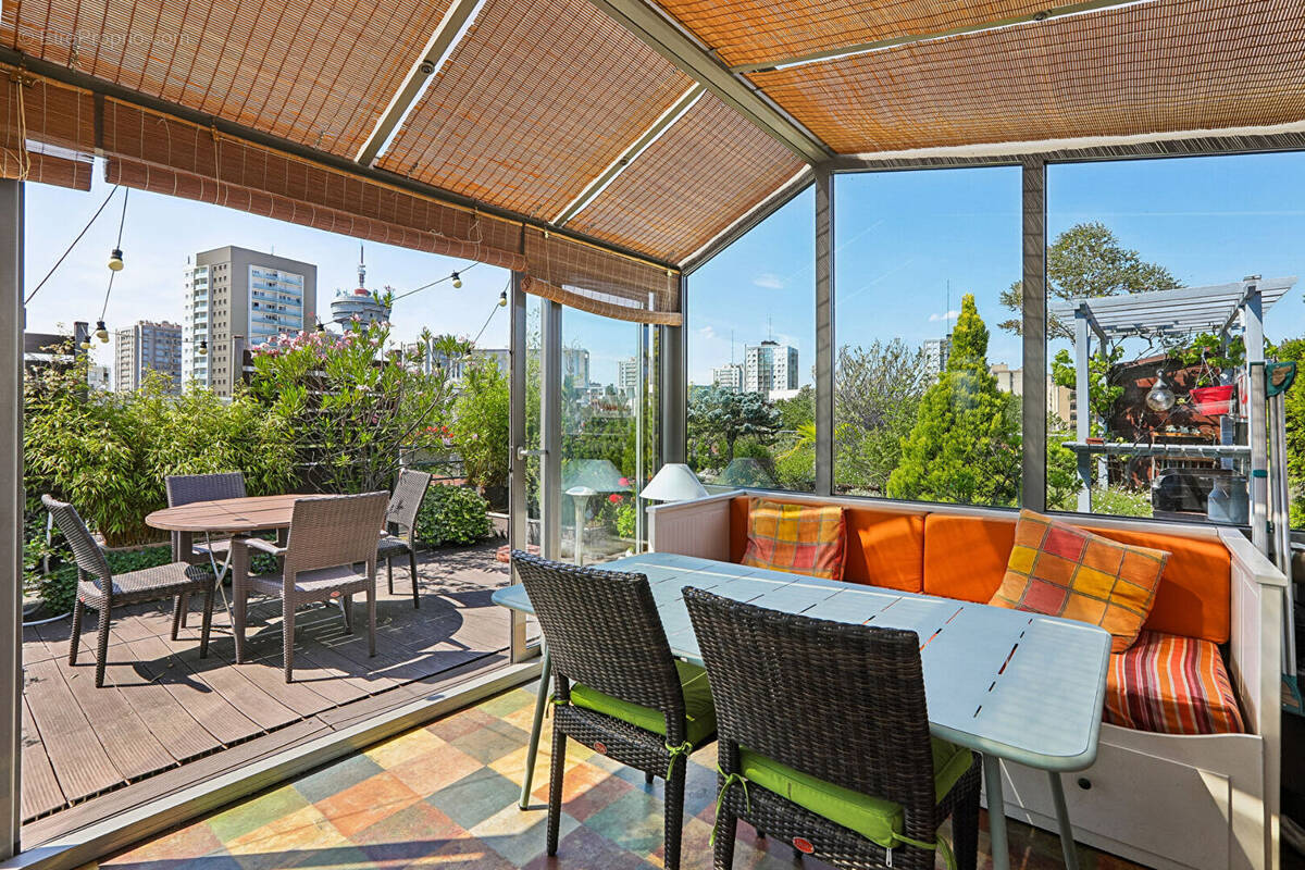 Appartement à LES LILAS