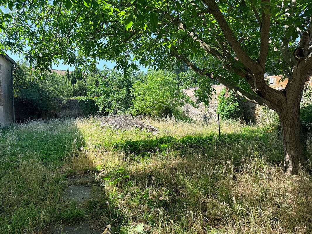 Maison à VILLEMOUSTAUSSOU