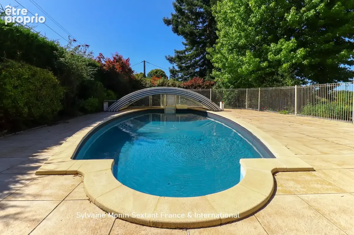 Propriété de caractère en pierre avec piscine et grange, alliant charme de l'ancien et confort contemporain - photo 3