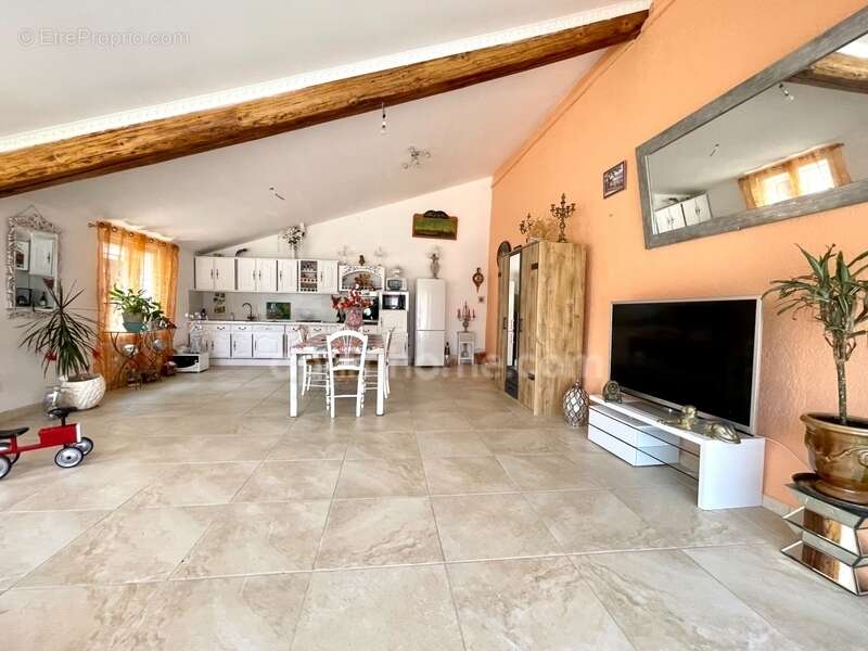 Maison à BELLEGARDE