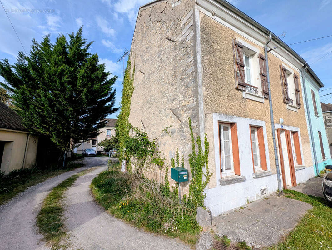 Maison à MILLY-LA-FORET