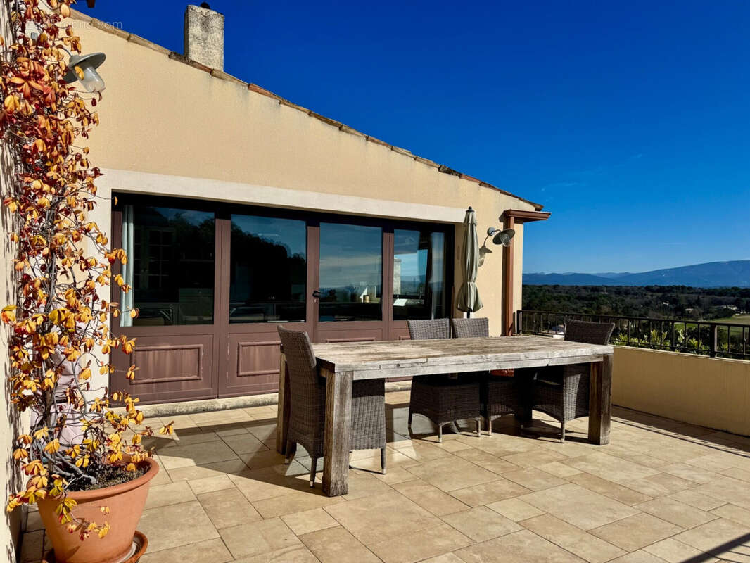Maison 181 m² à Grignan  - photo 8