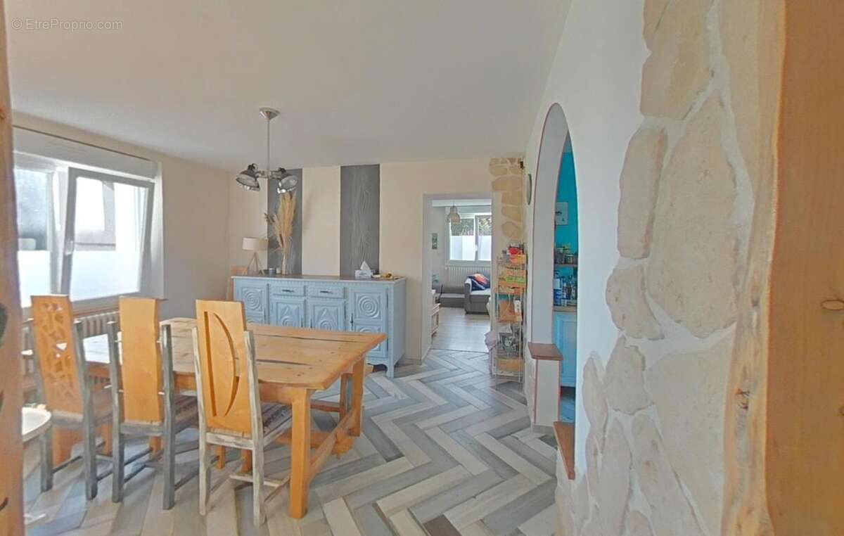 Maison à KERLOUAN