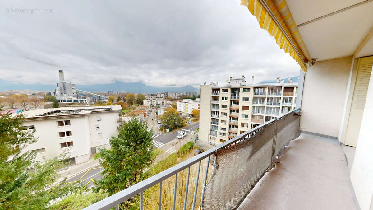 Appartement à SAINT-MARTIN-D'HERES