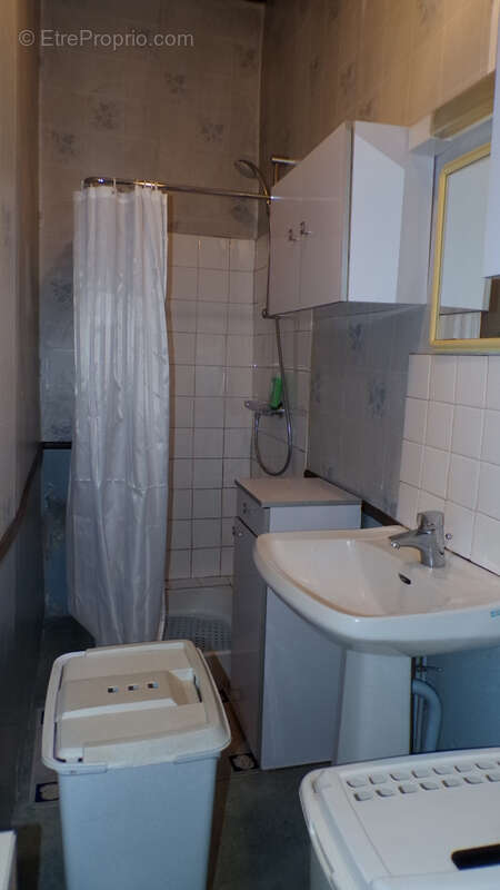 Ainay-le-Château   Maison de village avec deux appartements indépendants - photo 8