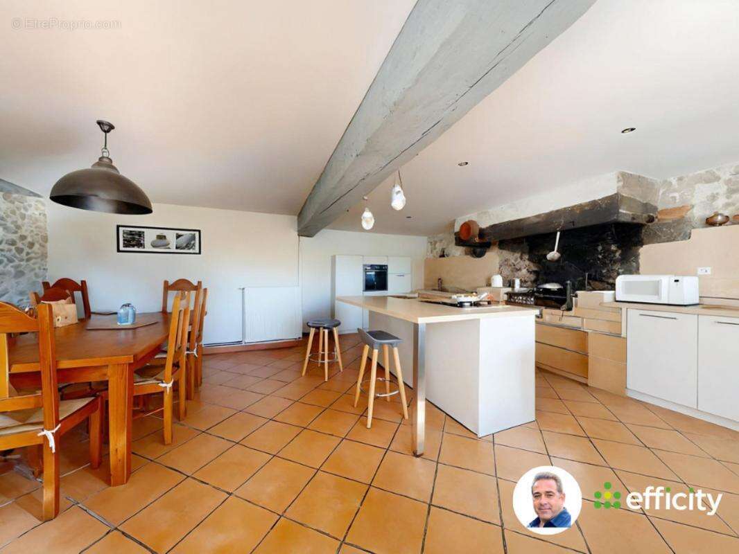 Maison à LAPEYROUSE