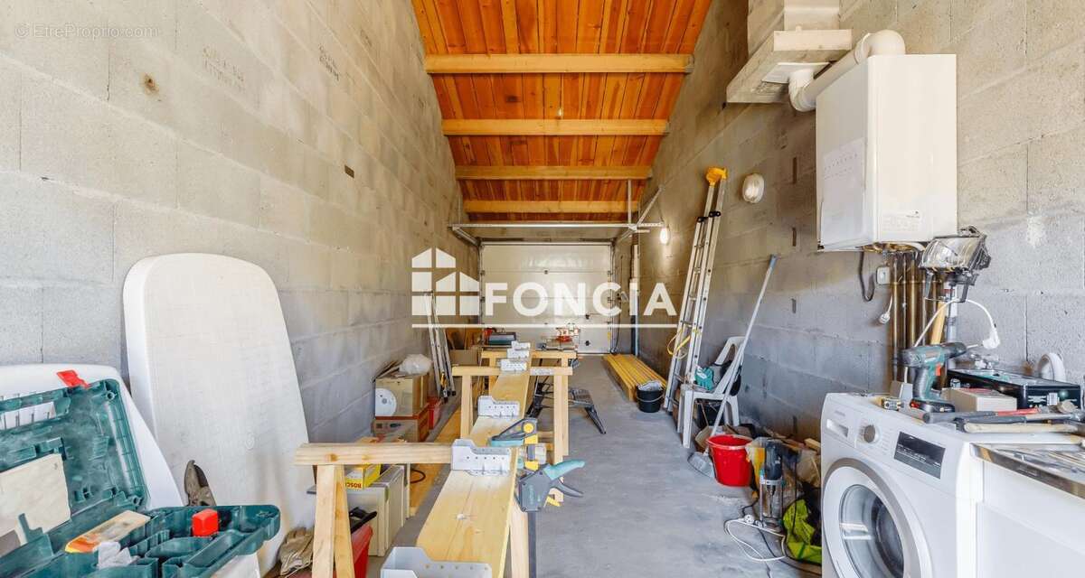 LES SABLES D'OLONNE PROCHE CENTRE ET PLAGE - Maison T3 de 100m2 de plain-pied avec garage, terrasse et jardin - photo 11
