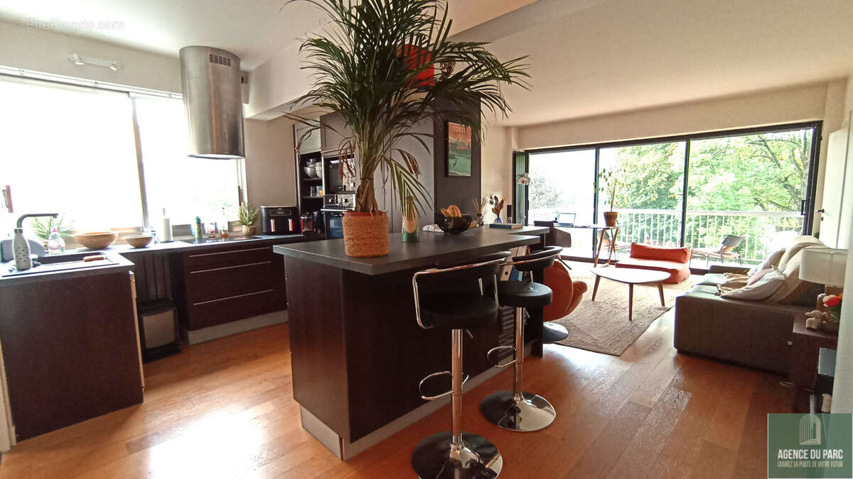 Appartement à VILLE-D'AVRAY