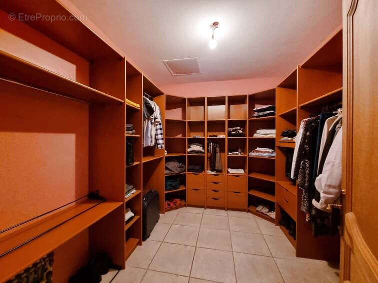 Maison à AMBARES-ET-LAGRAVE