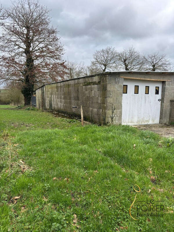 Terrain à JUGON-LES-LACS