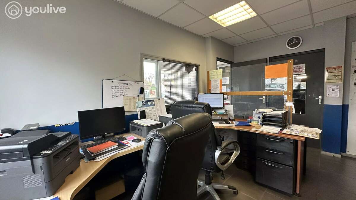 Commerce à MONTIGNY-LE-CHARTIF