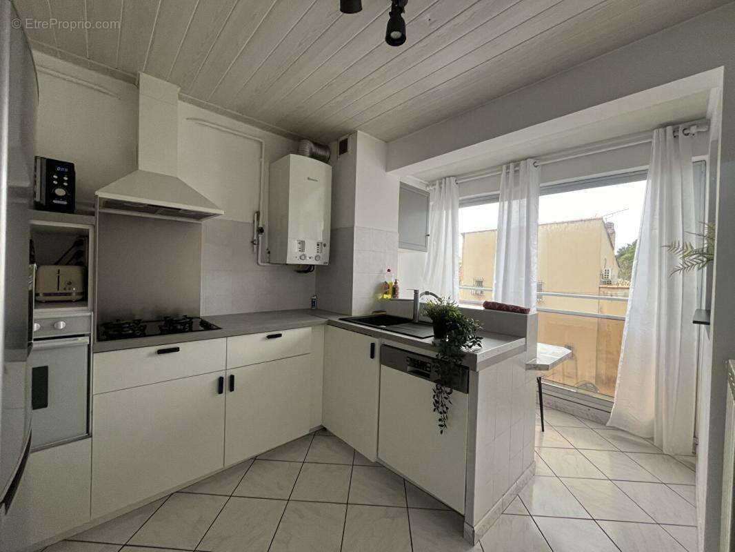Appartement à MARSEILLE-9E