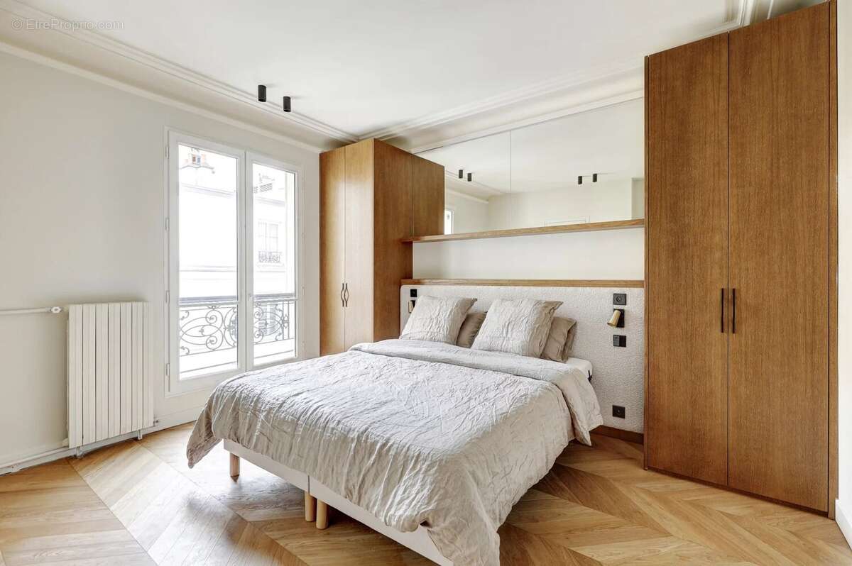 Appartement à PARIS-8E