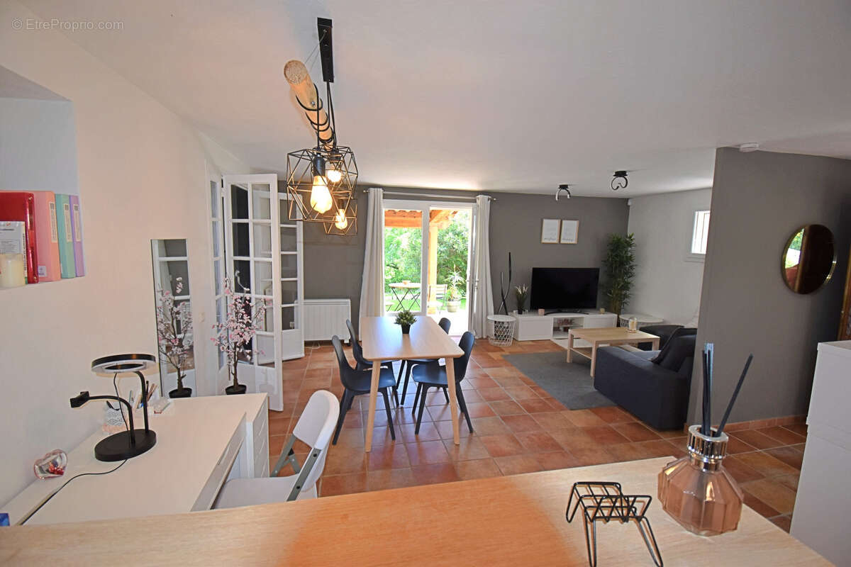 Maison à TOURRETTES-SUR-LOUP