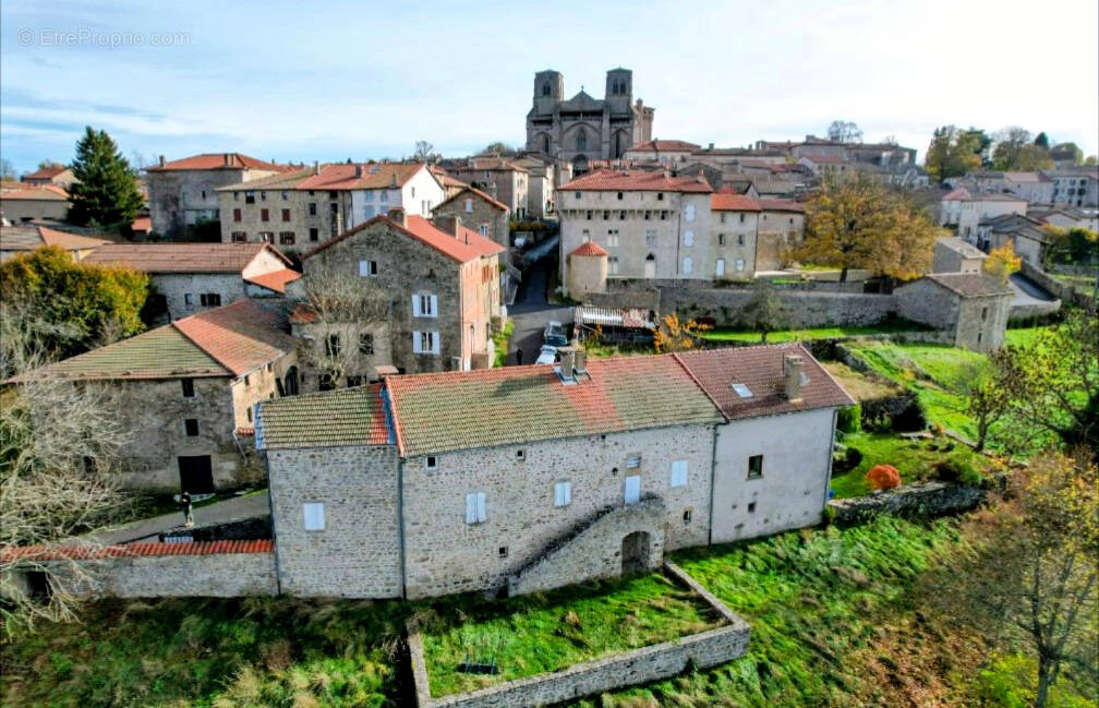 Maison à LA CHAISE-DIEU