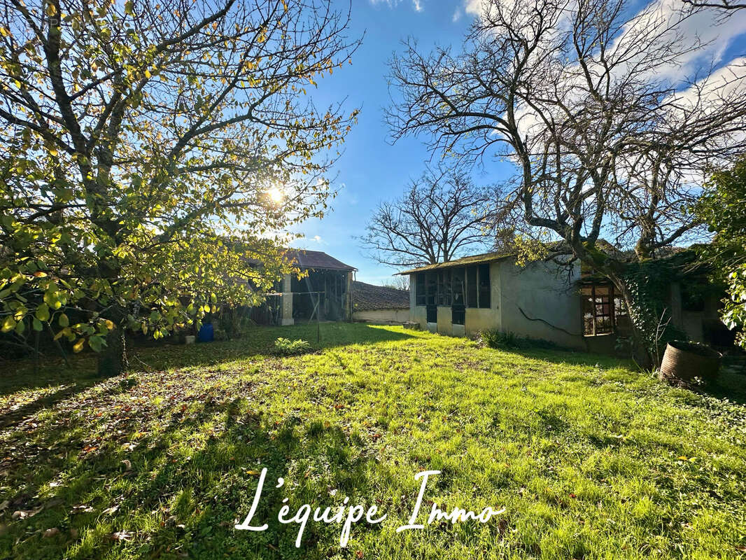 Terrain à BEAUMONT-DE-LOMAGNE