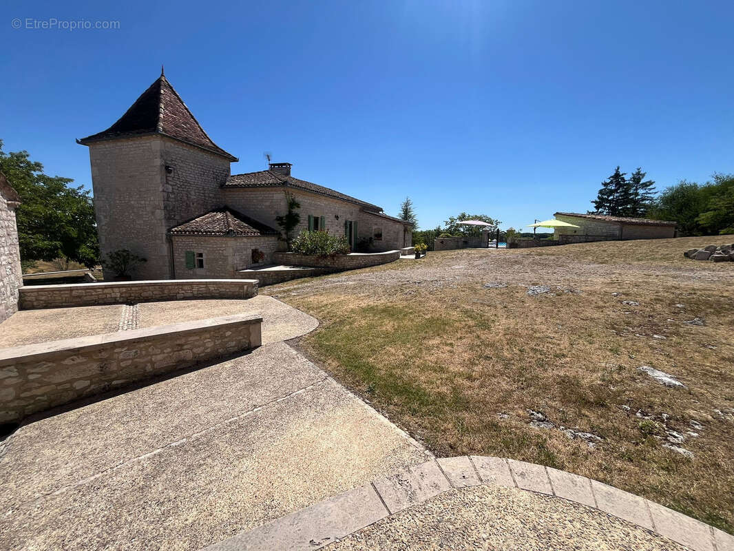 Très belle propriété à vendre dans le sud du Lot sur les hauteurs avec une superbe vue - photo 38