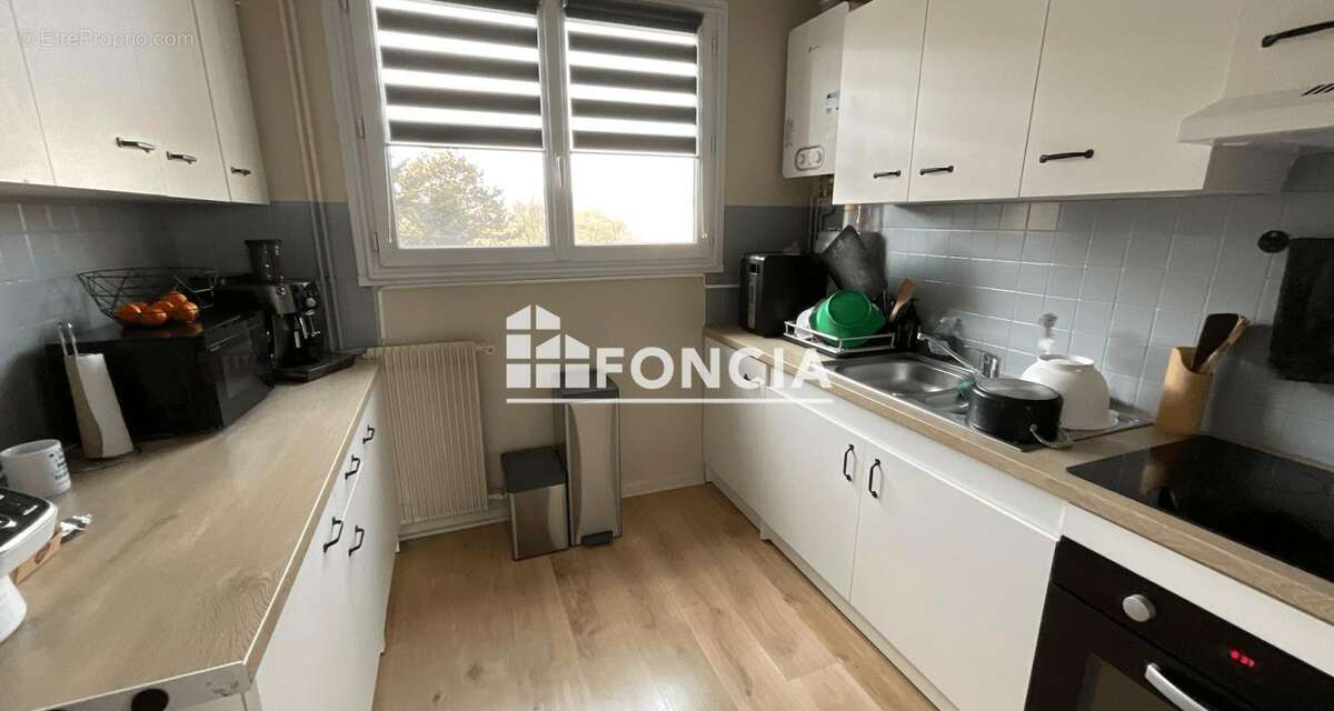 Appartement à LES CLAYES-SOUS-BOIS