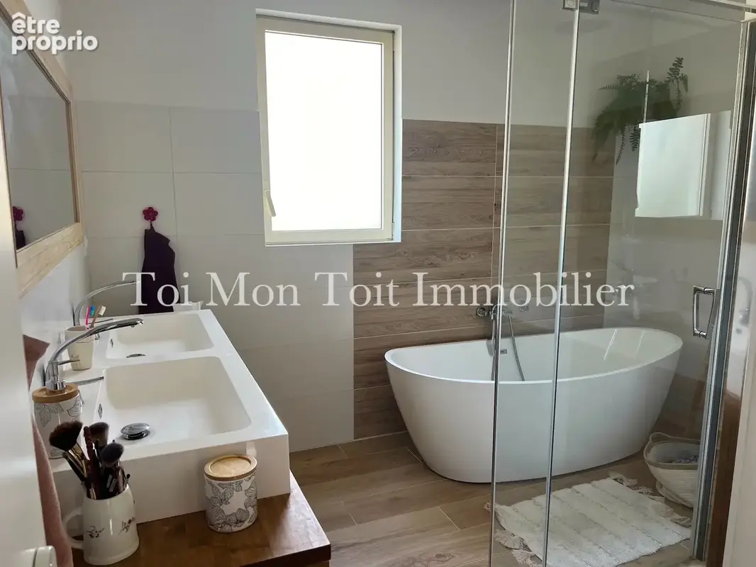 Quissac, Agréable villa de 130 m2 entièrement rénovée + Piscine + Mazet, Le tout sur 1800 m2 de terrain. - photo 13