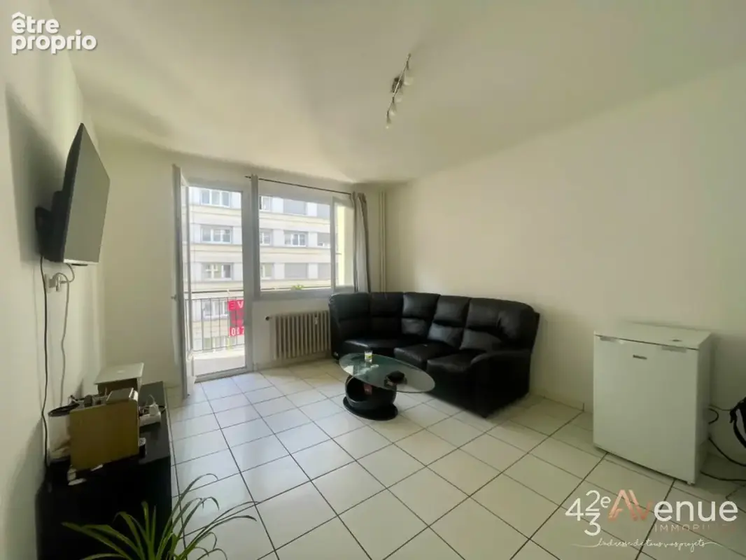 Appartement 68 m² à Saint-Etienne  - photo 1