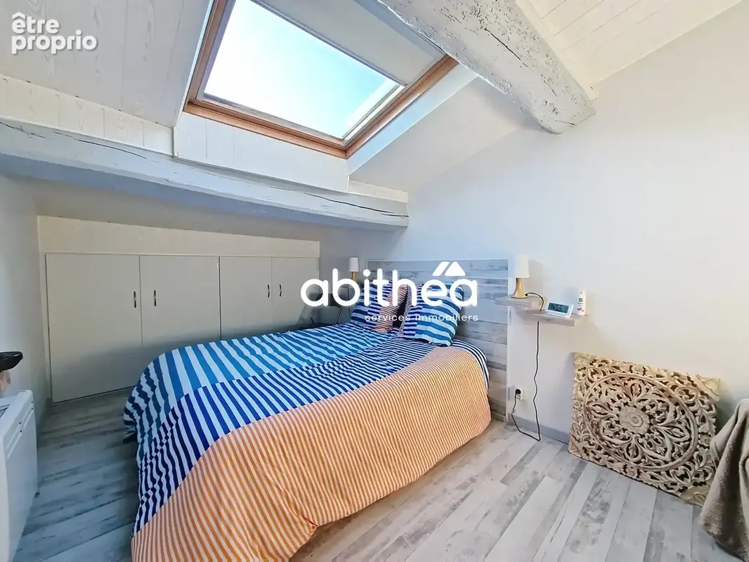 Maison de village  64m2   2 chambres mansardées  cour extérieur cloturée 60m2  - photo 2