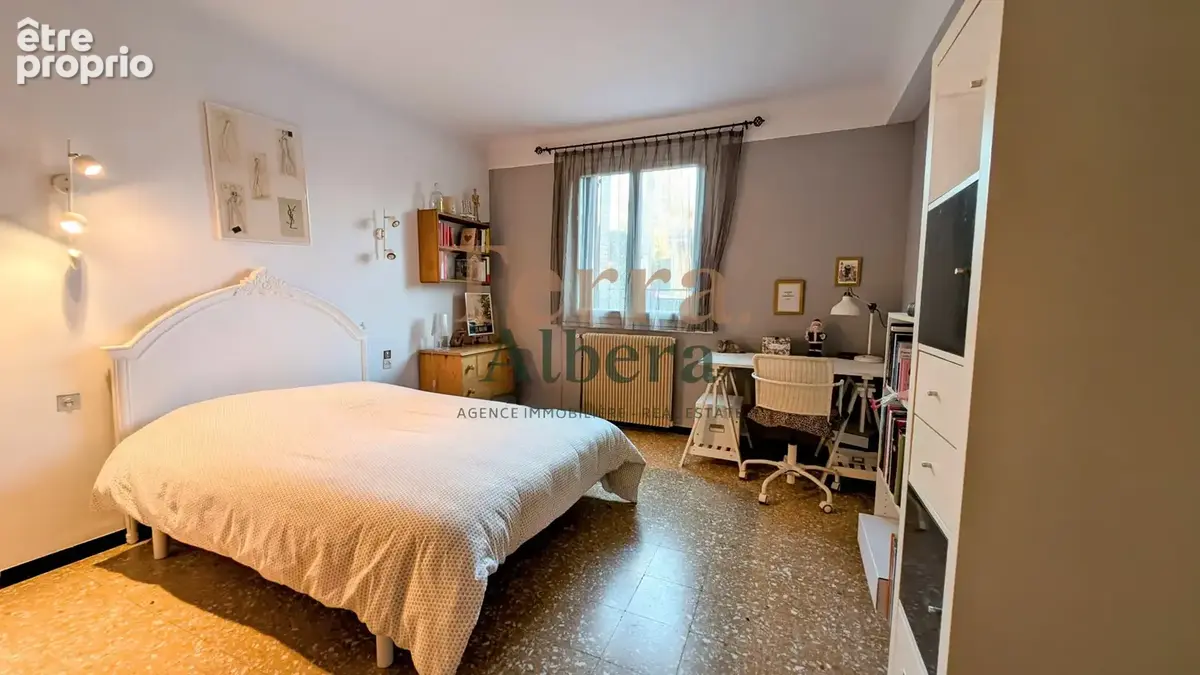 Saint-Genis-Des-Fontaines - Villa de 308 m2 avec 3 Appartements - photo 18