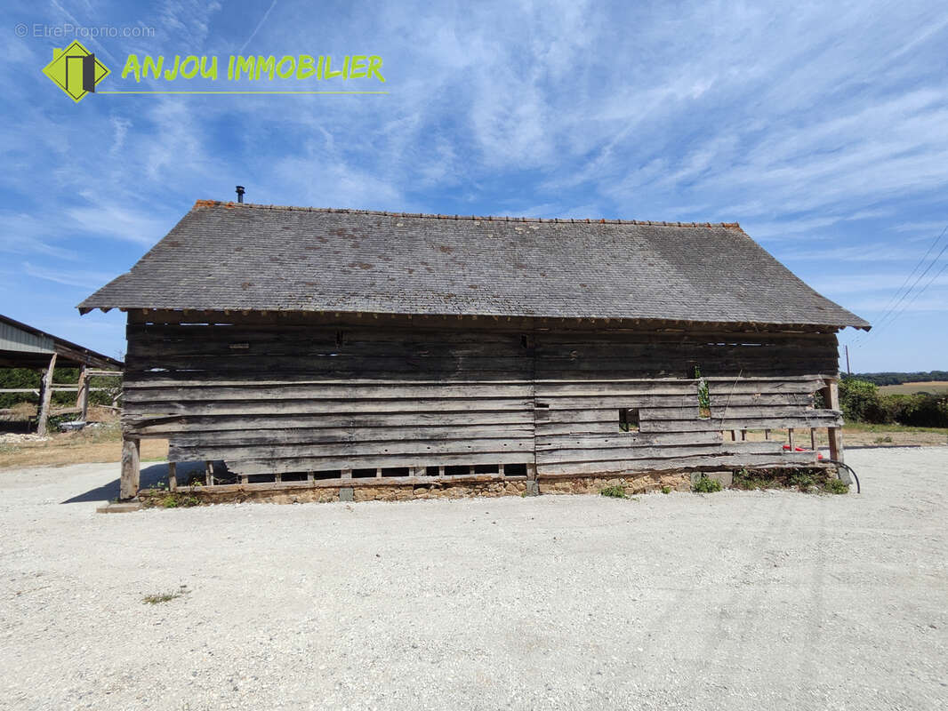 Longère en pierre apparente à Bouchamps-Les-Craon. - photo 13