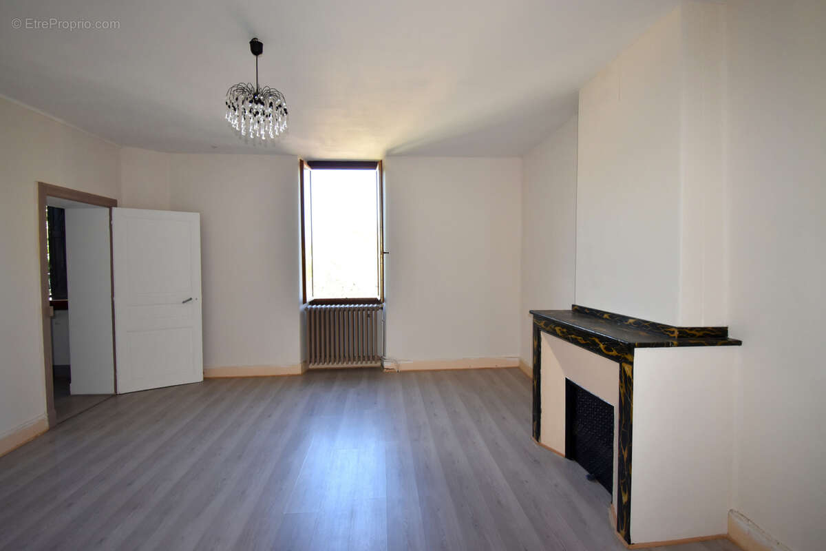 Maison à BLAYE-LES-MINES