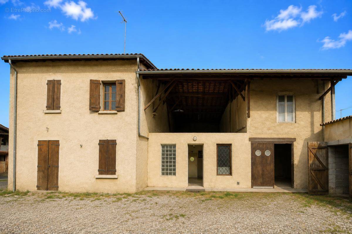 Maison à SAINT-SIMEON-DE-BRESSIEUX