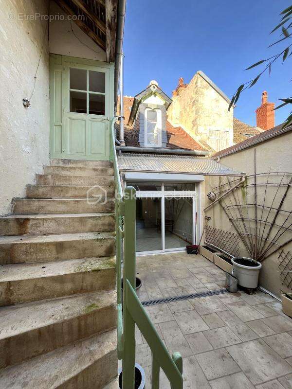 Maison à LA CHARITE-SUR-LOIRE