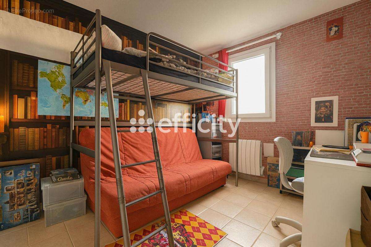 Appartement à MARSEILLE-9E