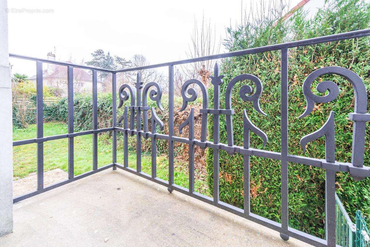 Appartement à SAINT-REMY-LES-CHEVREUSE