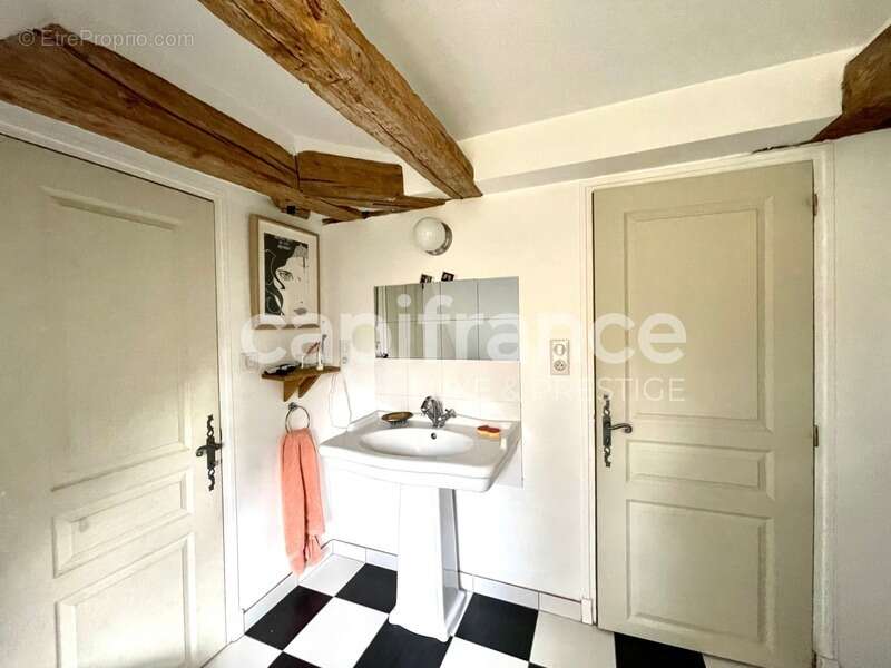 Maison à LUYNES