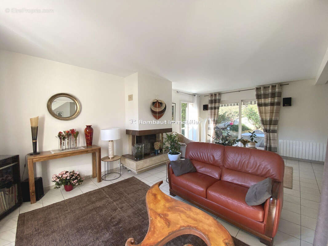 Maison à LA CELLE-SAINT-CLOUD