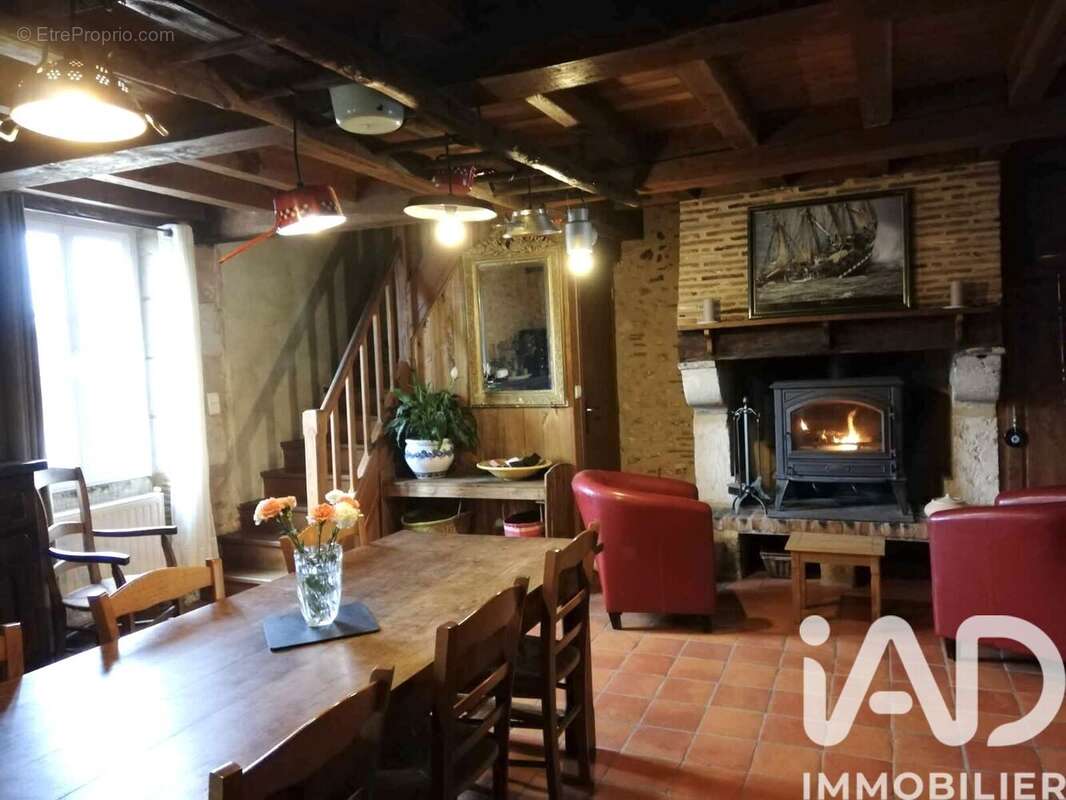 Photo 3 - Maison à SAINT-FELIX-DE-VILLADEIX