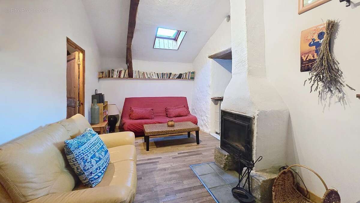 Maison à JAUJAC