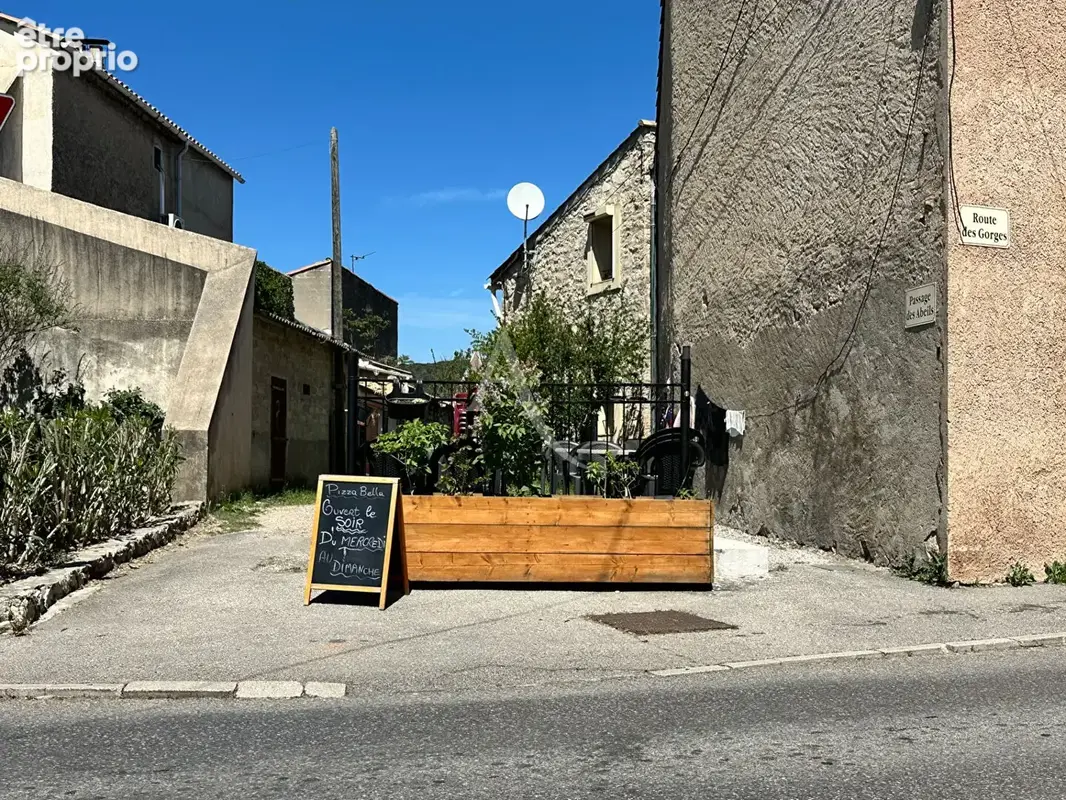 Fond de commerce restauration pizzeria avec terrasse reserve et appartement - photo 3
