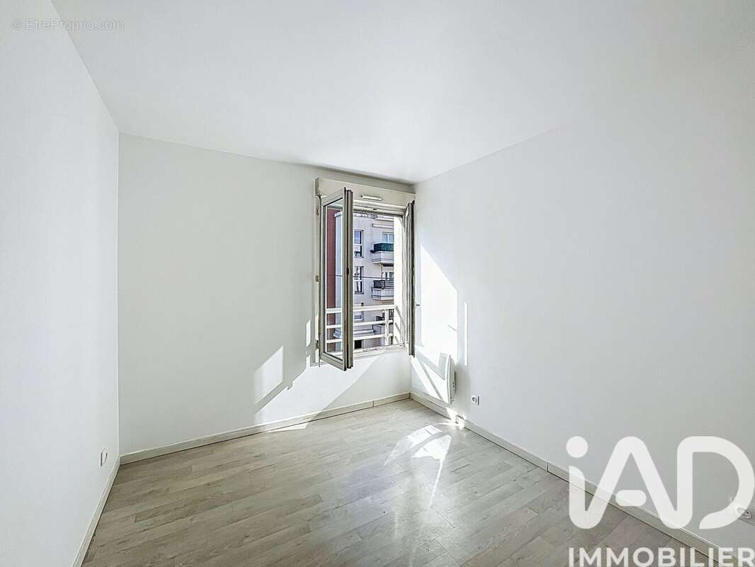 Photo 9 - Appartement à LIVRY-GARGAN