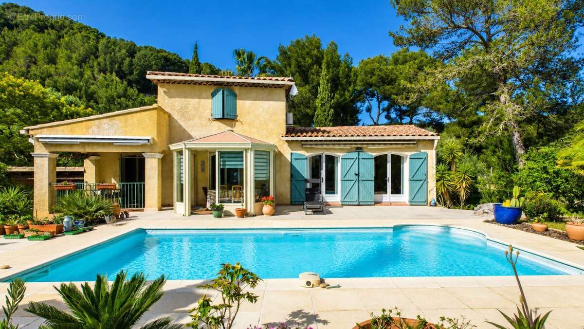 Carqueiranne Villa de Charme avec Piscine   Entre Nature et - photo 2