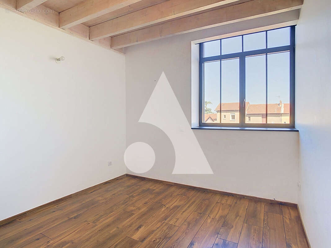 Appartement Chazelles Sur Lyon 3 pièce(s) avec balcon - photo 5