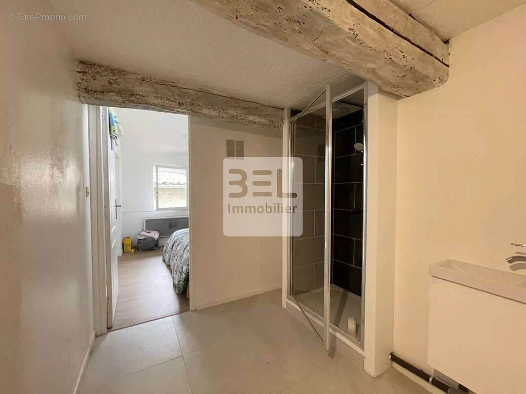 Appartement à BAGNOLS-SUR-CEZE