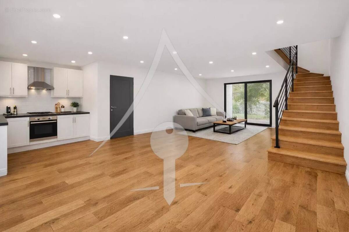 Maison à LAVERNOSE-LACASSE