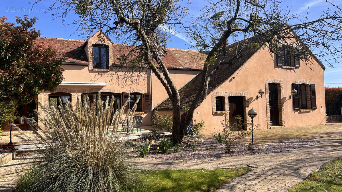 Maison à MONTEREAU-FAULT-YONNE