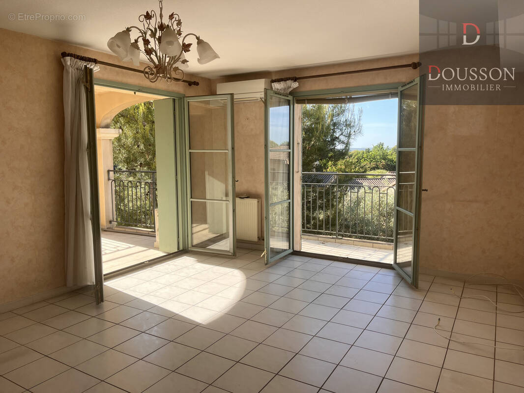 Appartement à UZES