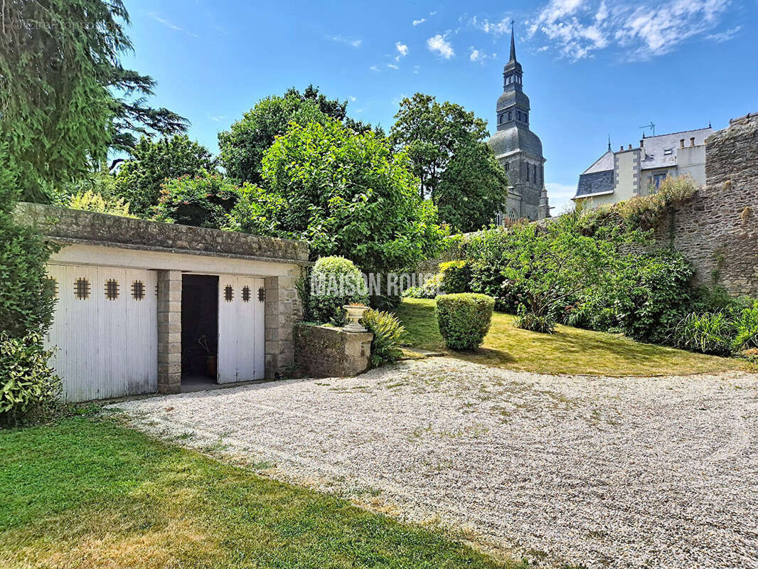 Une demeure d'exception au coeur de la cité historique - photo 14