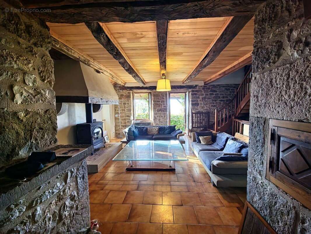 Maison et dépendances dans un hameau, secteur de Verfeil - photo 7